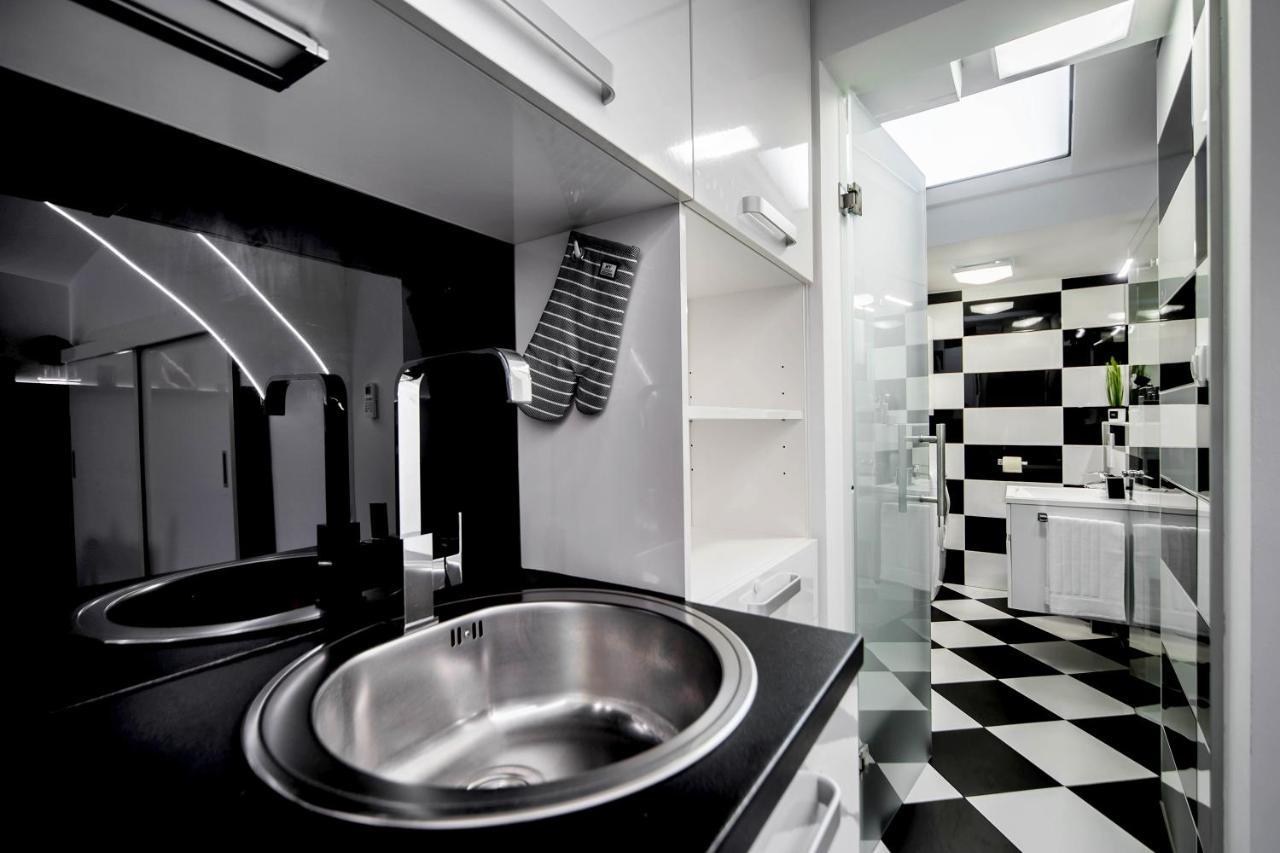 Apartment Black And White Laibach