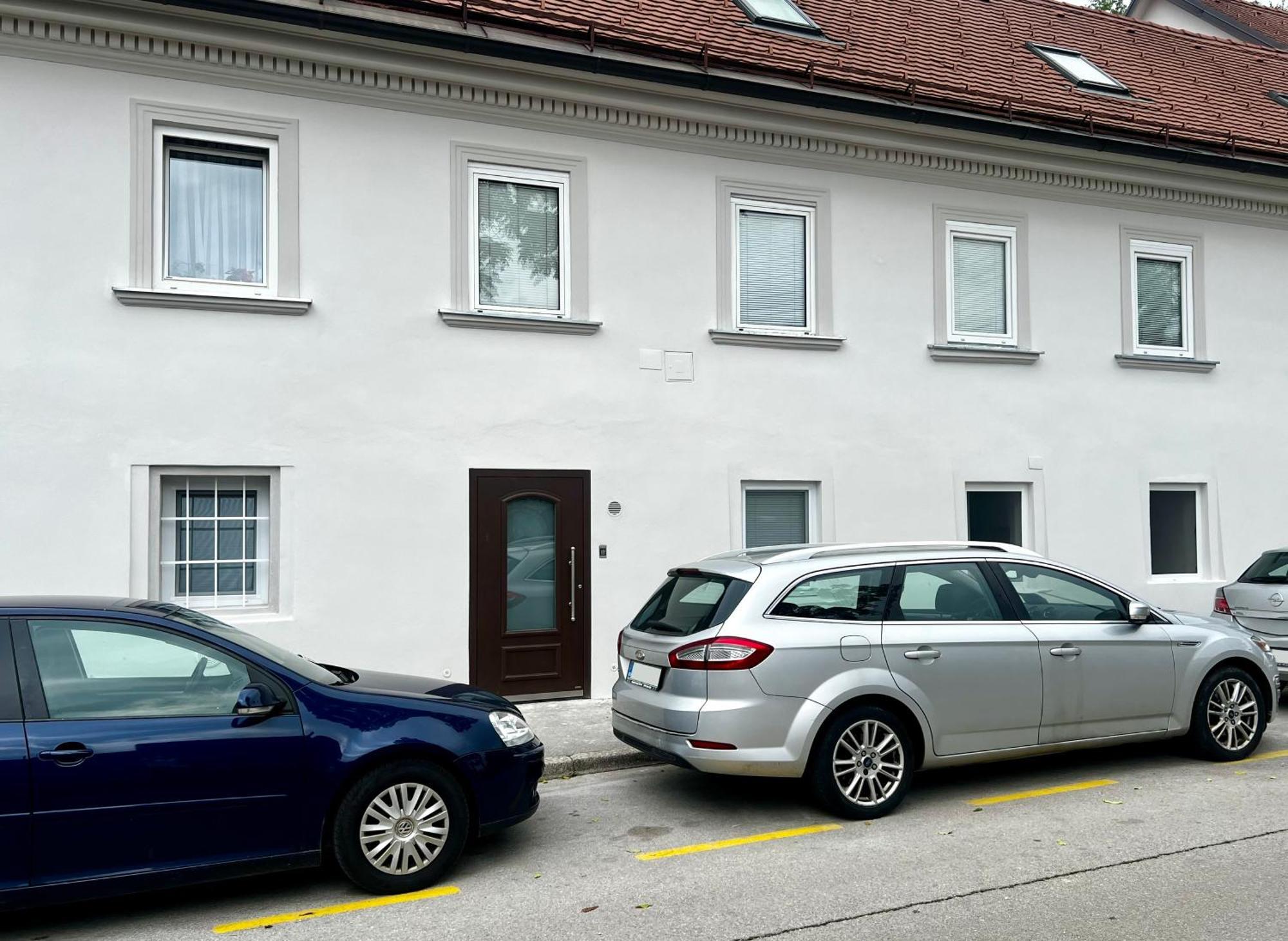Apartment Black And White Laibach
